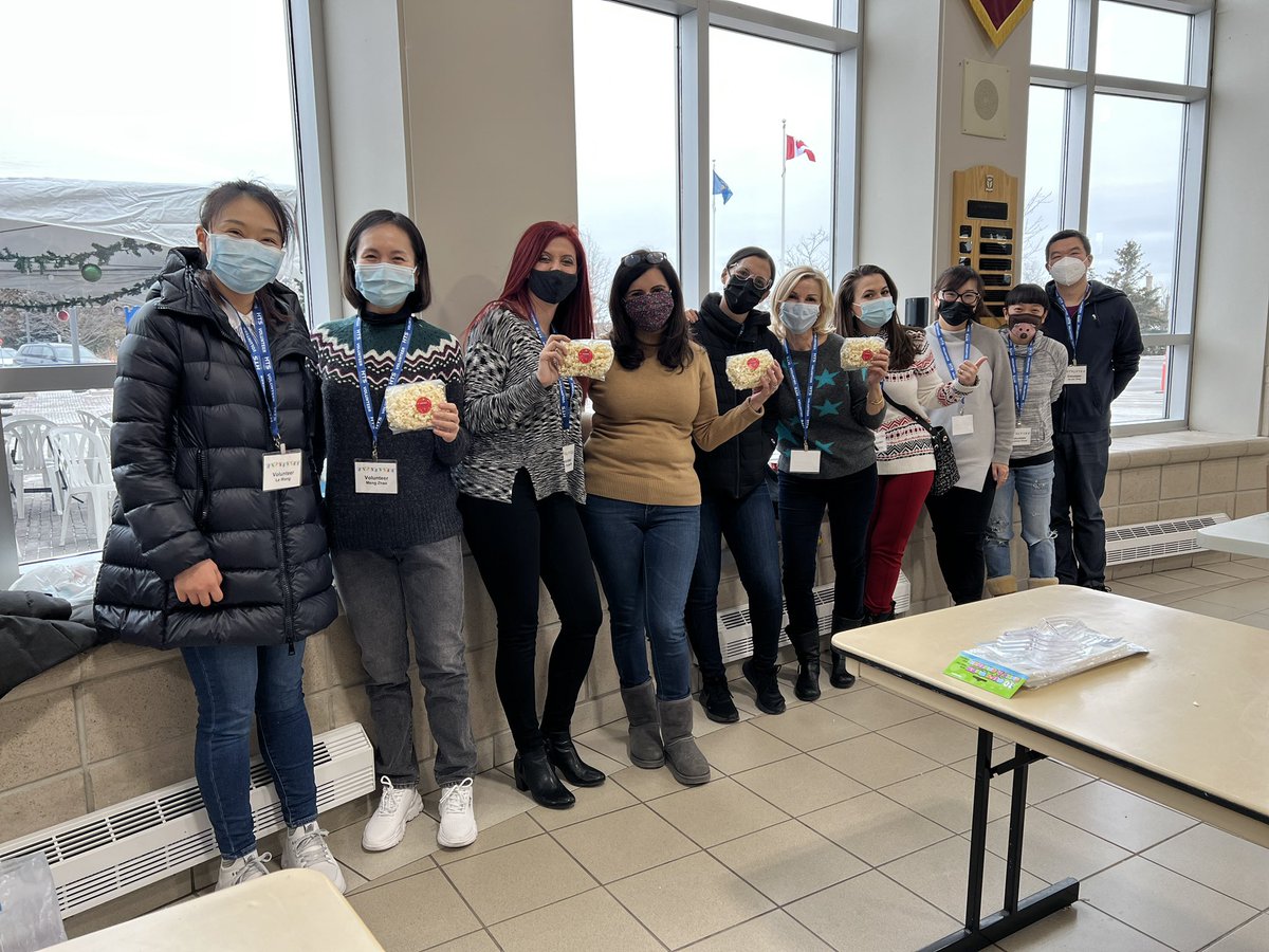 HTSParents's tweet image. We hope everyone enjoyed our first ever outdoor Christmas Market last night. A huge thank you to our amazing volunteers and staff who help prepare for the market. Be sure to tag us in your social media posts with #HTSChristmas @HTSRichmondHill