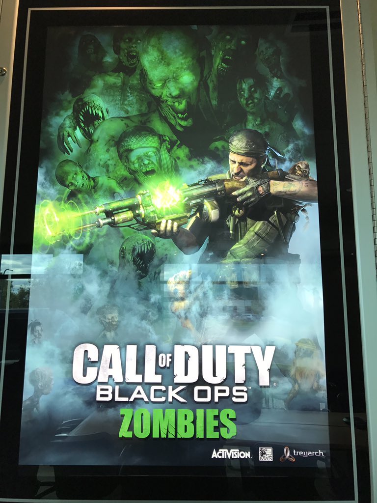 CodeNamePizza's tweet image. Hey ⁦@Treyarch⁩ 👋🏻 

This never released poster is honestly amazing😍

How about you get 1000 printed, get some employees to sign them, sell them for $115 each and that’s $115,000 for ⁦the @CODE4Vets⁩ charity?👀💪🏻🍕

If we get 1000+ retweets it’ll happen right?🙌🏻🍕