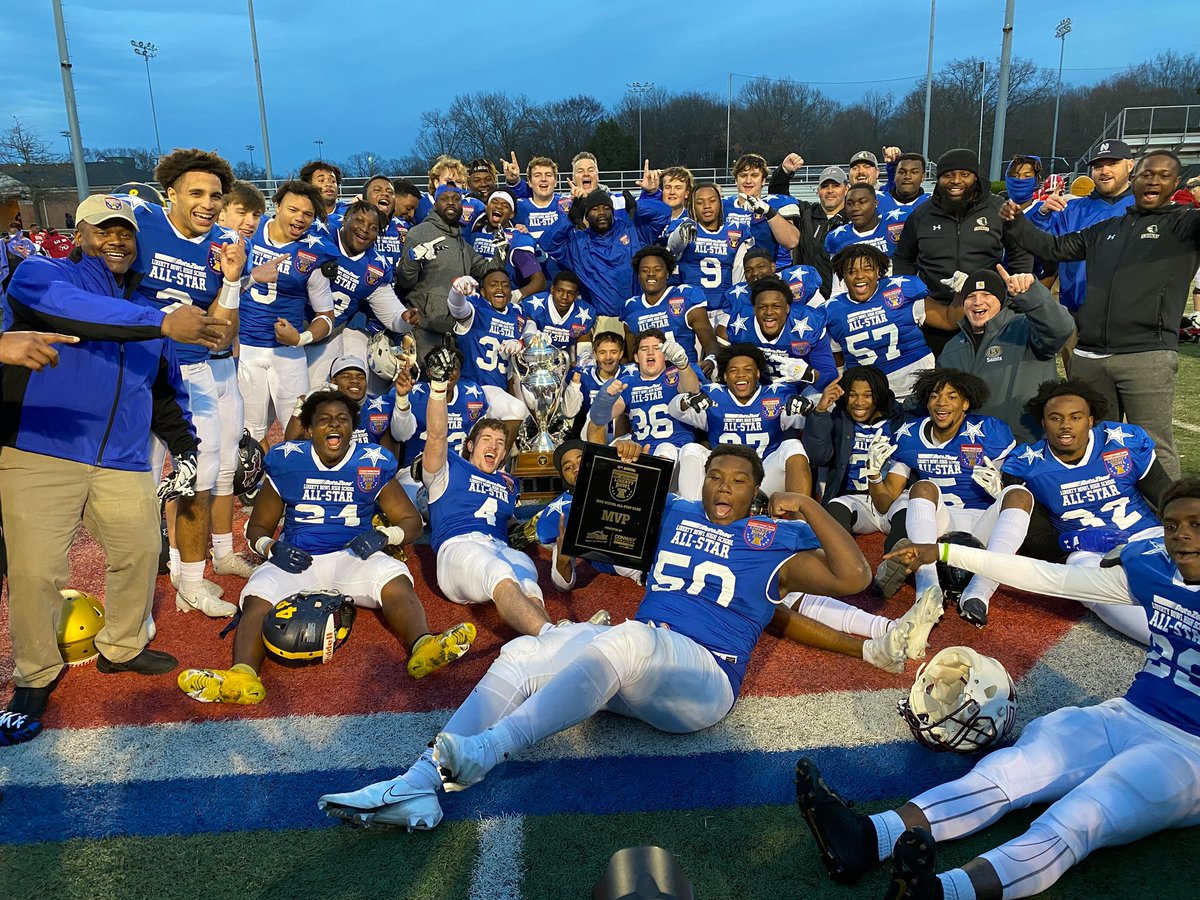 AZOLibertyBowl's tweet photo. The streak is broken! The Blue Team wins the 19th Annual @AutoZone Liberty Bowl High School All-Star Game presented by @ARSRescueRooter &amp; @TNHSO. Thanks to the sponsors, coaches, players, families and volunteers that made this game happen! https://t.co/JPgJISSmZn