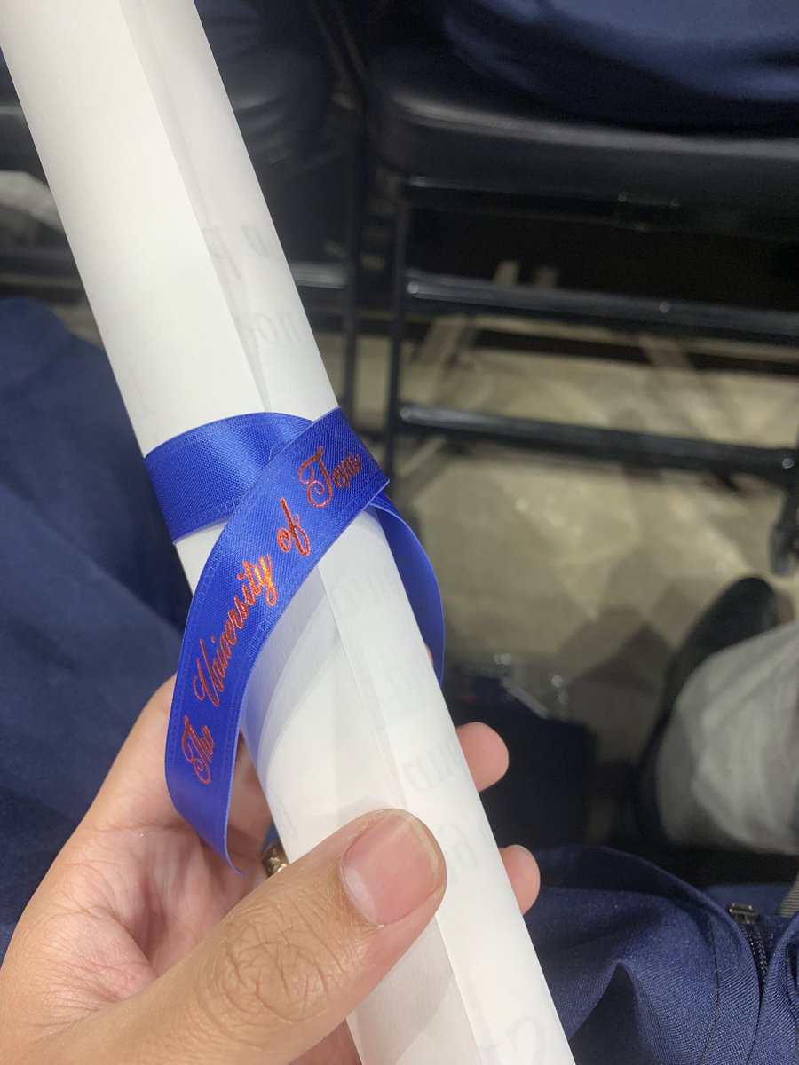JacobUrdialez's tweet photo. It’s official #UTSAgrad21 🎓 https://t.co/cwaBE15JgZ