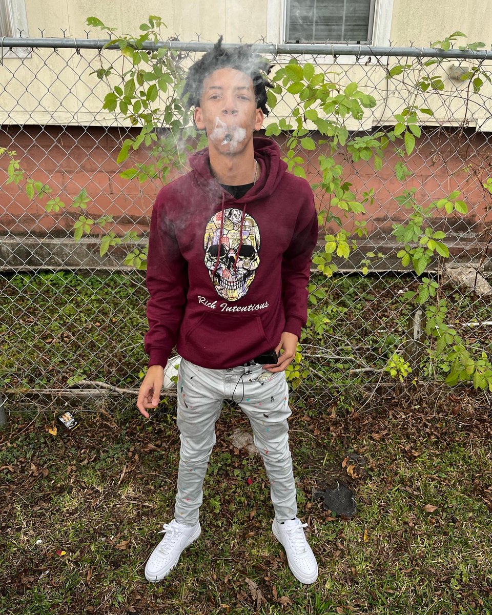 1lilgee's tweet photo. Blessed to see 18🎱💯. https://t.co/bdoSWTaFM7