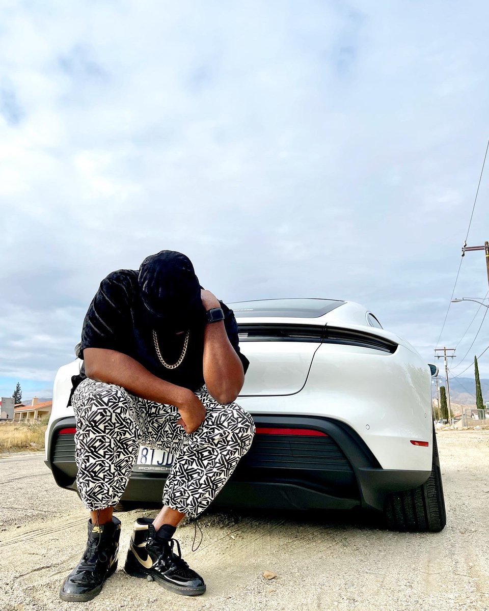 V.I.P Vern tweet media