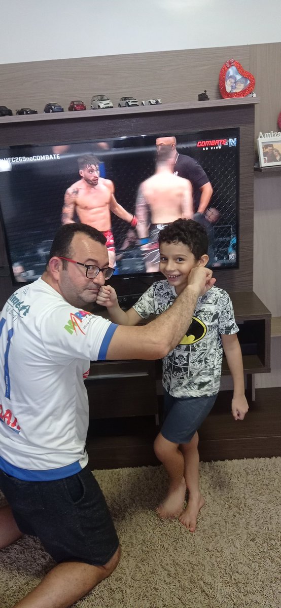 keynes1974's tweet photo. #UFC269NoCombate Em Santana-Ap, esperando o @raulianpaivamma quebrar a banca! https://t.co/vgR597ib4m