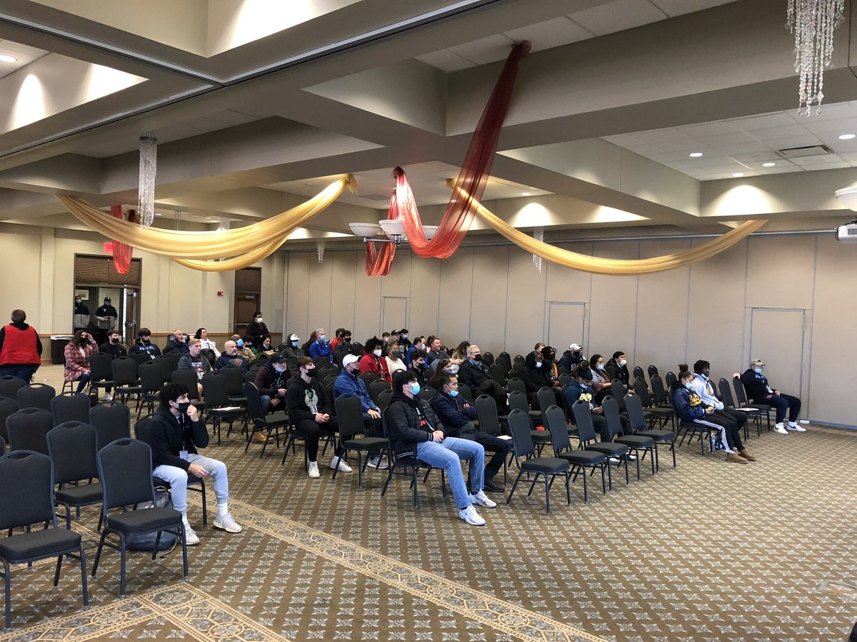FillippSAU's tweet photo. Great group of future Bees on campus today! https://t.co/iGacSqNscD