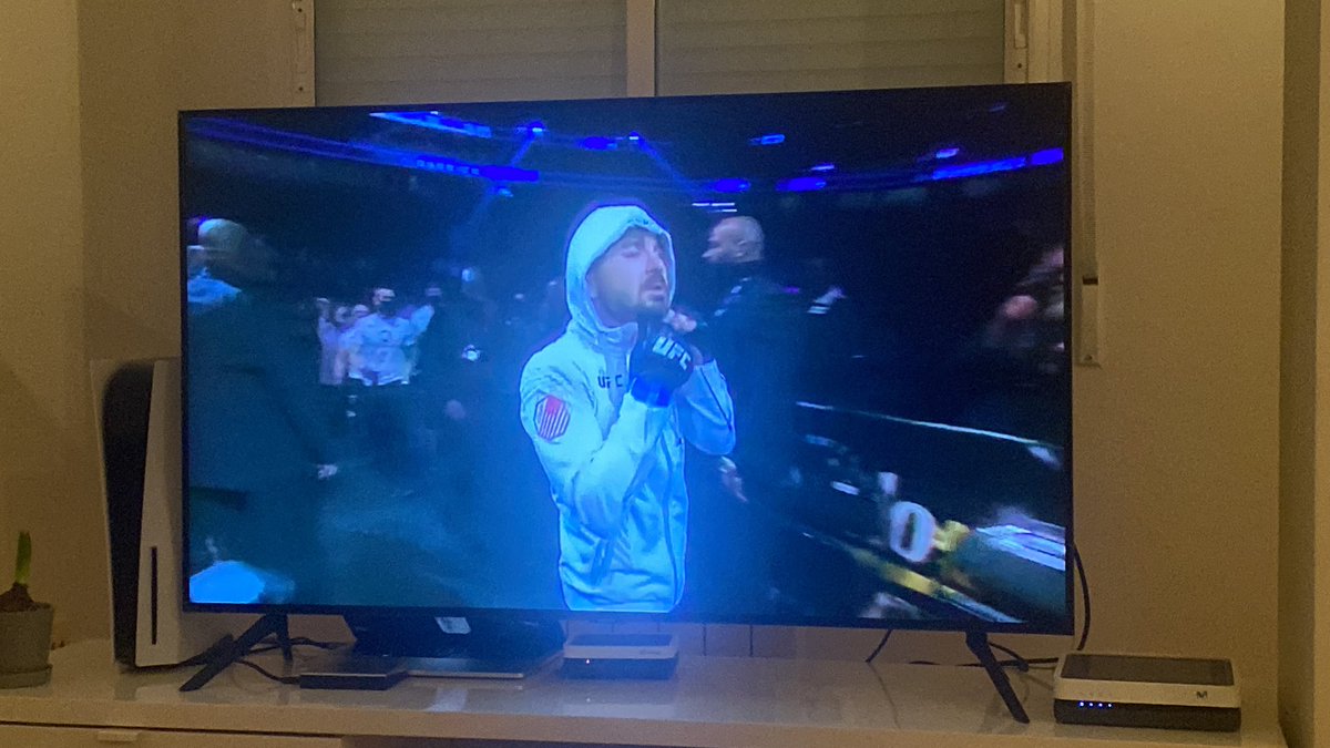 Jierson's tweet photo. @gastonreyno @ESPNKnockOut @StarPlusLA @ivette_hdez @andres_bermudez Soy colombiano pero desde España pendiente siempre la #UFC269 y quiero dar un especial saludo a mi familia https://t.co/yyTd4qDS9H