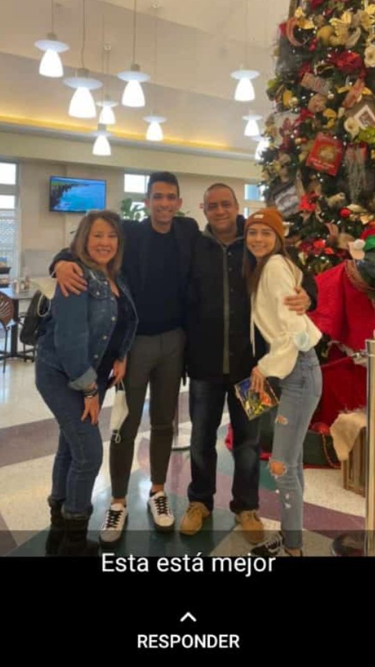 Hoy mi hermano <a href="/DanteEliecer_/">Dante Annicchiarico</a> está féliz. Mi sobrino está de visita. Dios los bendiga.