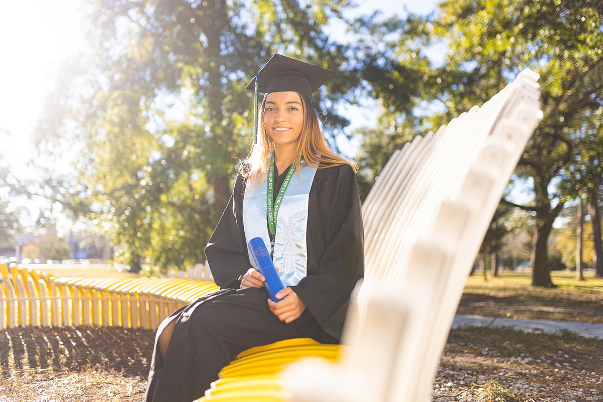 UWF's tweet photo. Congratulations to #UWF21! β£
β£
You have shown resilience throughout your time at #UWF. May your #ArgoSpirit shine through your journey ahead. β¨ https://t.co/J2H5IO3NGY