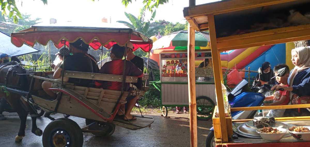 el_ezzat's tweet photo. Ahad pagi.... Waktunya jalan-jalan bersama famili... Cari sarapan senangkan hati https://t.co/sMNyyuXXoe