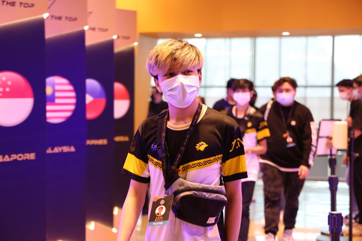 MlbbEsports's tweet photo. It's show time for Playoffs Day 2 👏

🇵🇭 ONIC PH vs RSG SG 🇸🇬 2:00 PM (GMT+8) 
🇮🇩 RRQ Hoshi vs TODAK 🇲🇾 6:00 PM (GMT+8) 

#M3 #MLBBM3 #MLBBEsports https://t.co/q1gryfnCh0