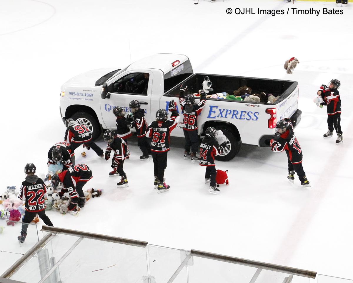 Fans support the Georgetown Raider's Teddy Bear Toss for charity tonight, assisted by minor hockey players. <a href="/OJHLOfficial/">OJHL</a> <a href="/OJHLRaiders/">Georgetown Raiders</a>