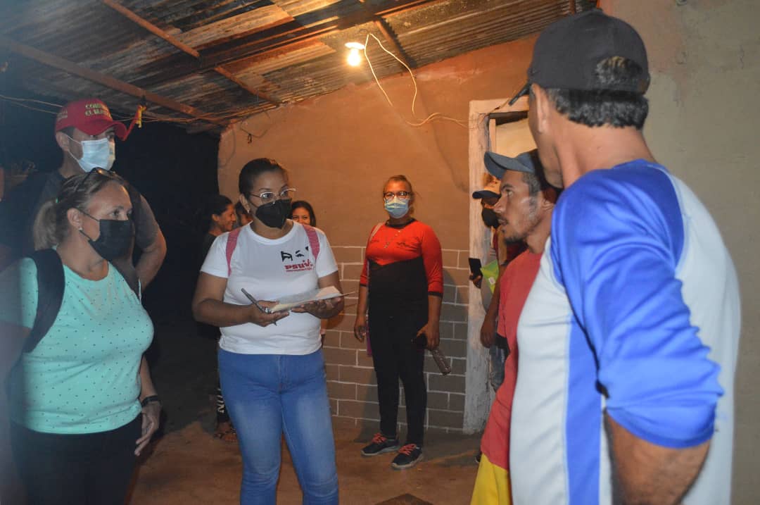 Nuestro equipo de concejales encabezado por la Pdta.  concejala Ana Pernalete acompañaron al gabinete de gobierno de la <a href="/Alc_SimonPlanas/">Alcaldía de Simón Planas</a> a un despliegue nocturno de atención integral en la comunidad La Tronadora #ParroquiaSarare 

#DiciembreEsReconciliación 
<a href="/NicolasMaduro/">Nicolás Maduro</a>