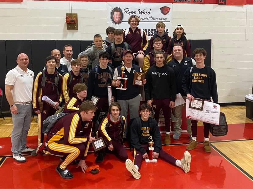 South Range Wrestling sweeps the Russ Ward Memorial with 10 Champions and 4 Placers.

📸- Ray Cmil