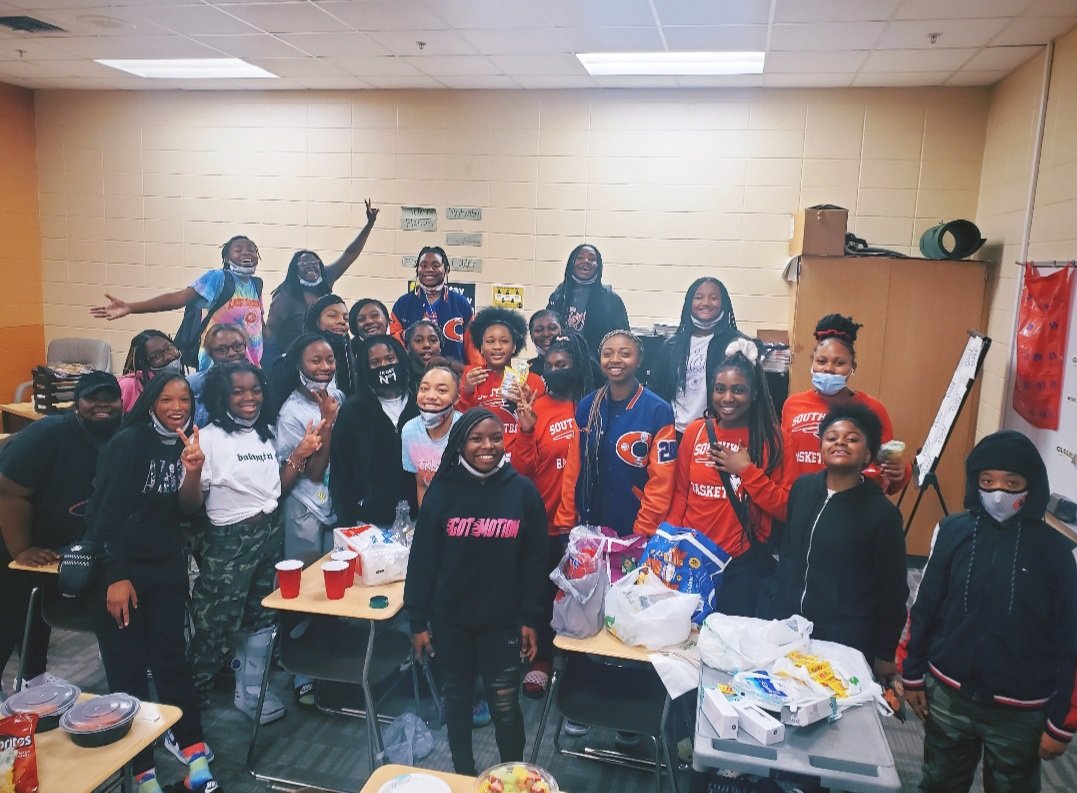 NbWill40's tweet photo. CHS Lady Chargers β€ππ§‘ SWHS Lady Patriots #postgame #OneMacon https://t.co/jcK5MXk4EU