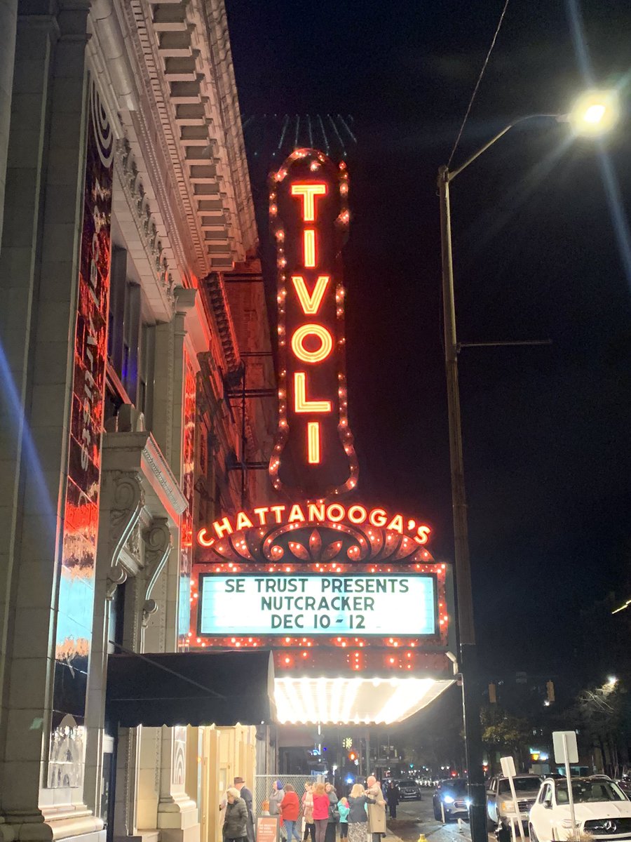 TNmtnLady84's tweet image. Mother/daughter night out on the town. #ReadHouse #EPBLights #Tivoli #TheNutcracker #ChattanoogaBallet #Christmas