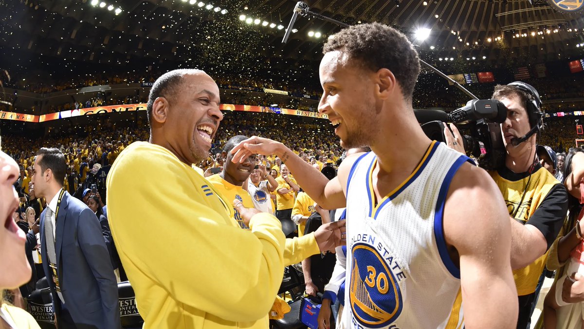 Dell Curry on his son Steph: “The other day in Chicago, I saw LaMelo’s dad wearing a hat that said ‘I Told You So’… well, my hat would say ‘I Had No Idea’.” (via <a href="/Powell2daPeople/">Shaun Powell</a>)

😂😂😂