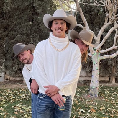 Sergmartinez27's tweet photo. Tis the season 🤍🎄 https://t.co/GpkhCa48OB