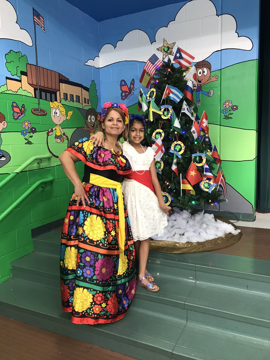 NitzaMorales2's tweet photo. After 2 years we were able to celebrate our Multicultural Heritage Day. https://t.co/JAHxuy9JMm