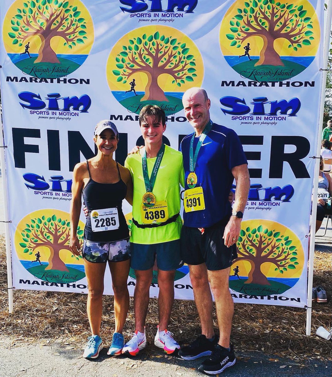 WebbRunning's tweet photo. Today, our very own Webb Varsity runner Hank Johnson ran the Kiawah marathon. As a 17-year-old junior, Hank placed 12th overall, ran a 2:53 for the 26.2 miles and qualified for the 2023 Boston Marathon! We are certainly SPARTAN PROUD! 🏃🏽💪🏻💚#webbschoolofknoxville #bostonmarathon https://t.co/DqC0KOaLZF