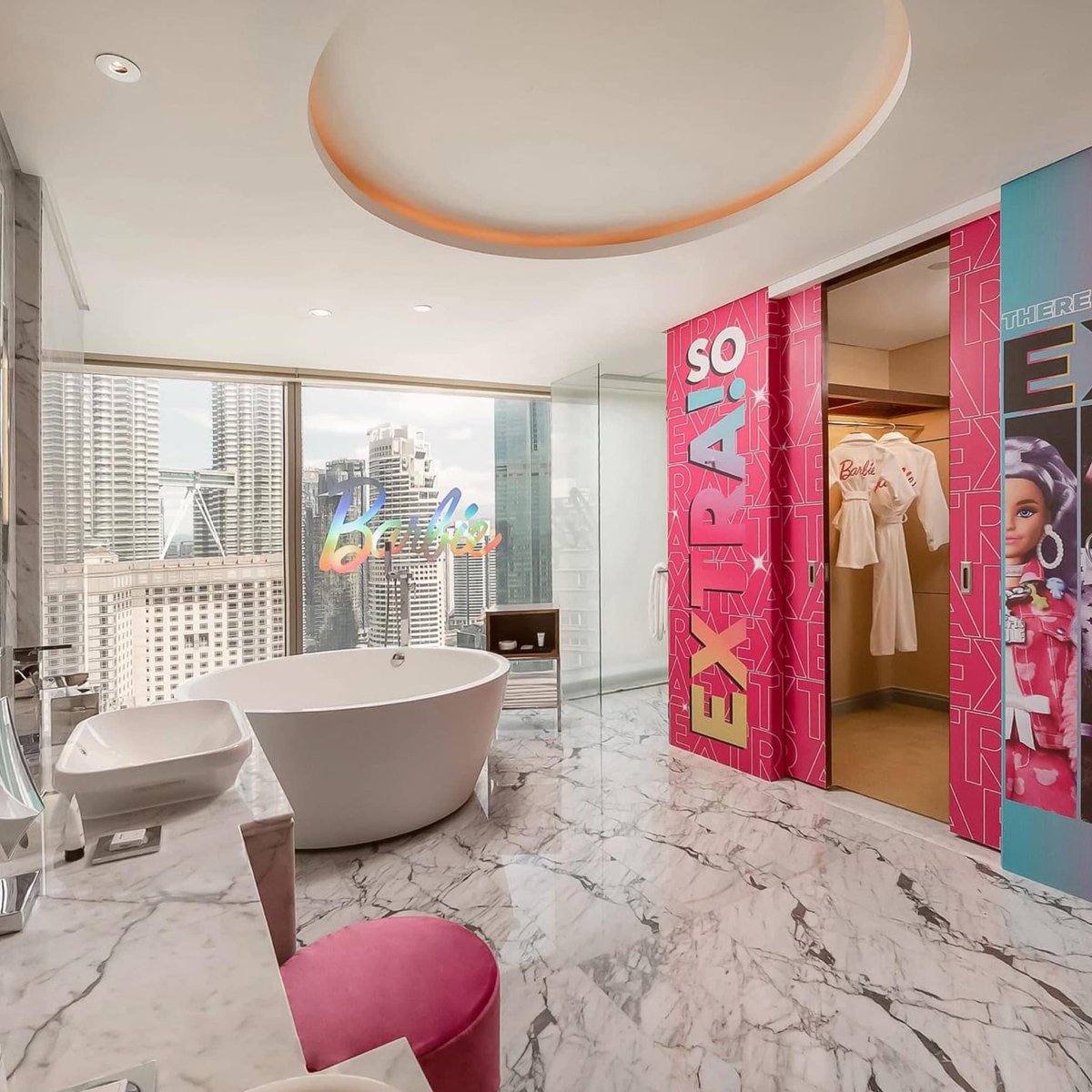 iwanqais's tweet photo. Barbie theme staycation. 🤩

🚏Grand Hyatt Kuala Lumpur https://t.co/T7WNxHrzzY
