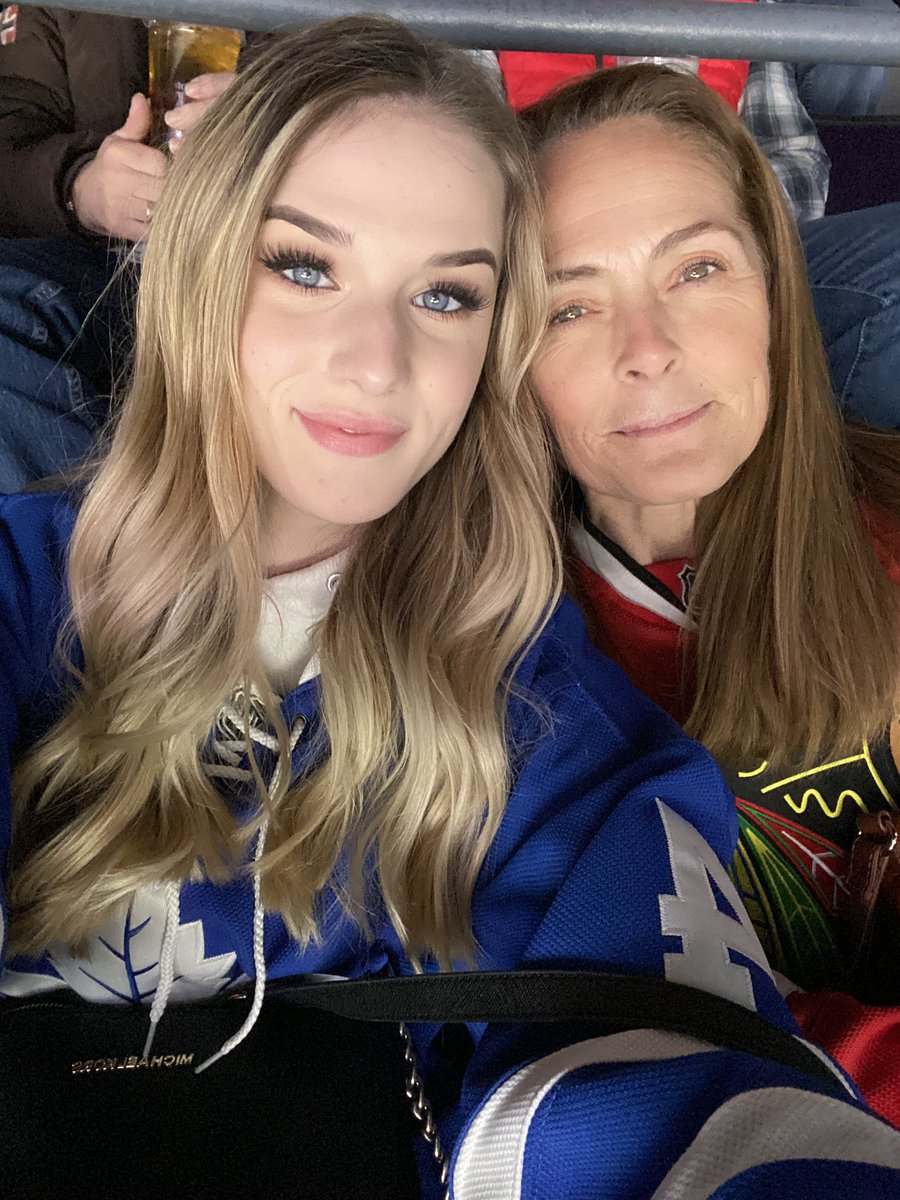 maddymacss's tweet photo. mommas 50th birthday present from me! #LeafsForever @MapleLeafs https://t.co/zN3nx1V0OF