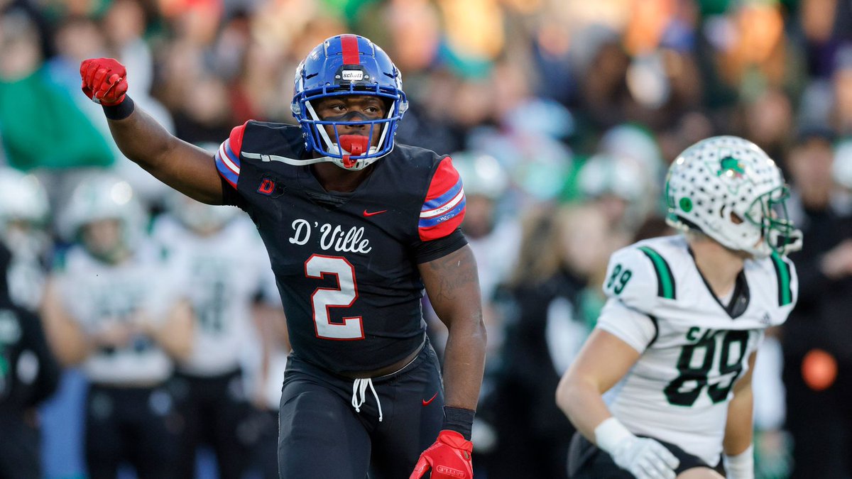 SportsDayHS's tweet photo. Duncanville is headed back to state! 😤

Duncanville avenged last season's state semifinal loss with a 35-9 win over Southlake Carroll to return to the title game for the first time since 2019 🔥

Story by @McFarland_Shawn: https://t.co/teQwC3MhF2

📸: @elias_valverde 

#TXHSFB https://t.co/7nxY5oZxT3