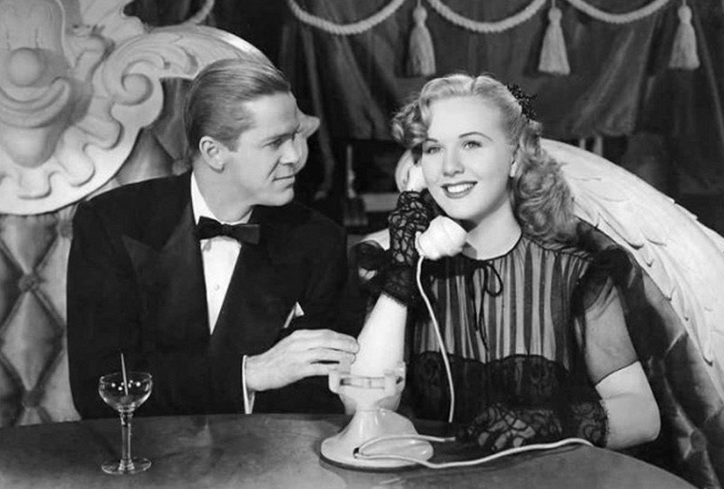 GlamAmor's tweet photo. LADY ON A TRAIN (1945) is on @tcm now, so of course I'm calling out its costume designer #HowardGreer. Best known for heading Paramount's costume dept, he quit to open his own couturier. But he still freelanced + created a vast wardrobe for a blonde #DeannaDurbin. #TCMParty #TCM https://t.co/Ynp84zOX8s
