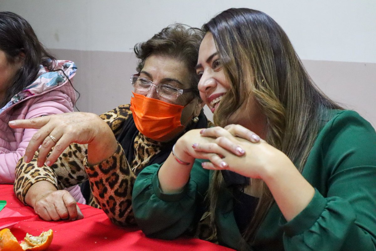 SugheyTorresR's tweet photo. Más de 58 mil adultos mayores hay en el estado de Durango, siempre tienen mi respeto y admiración, porque representan experiencia y aprendizaje.

#CuentaConmigo para seguir caminando, porque merecen todo nuestro apoyo y respaldo. https://t.co/aY30pYwl0L
