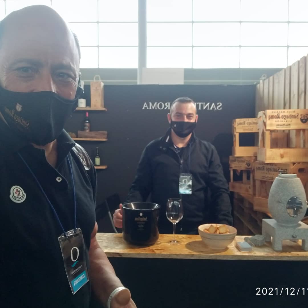 Hoy domingo a las 12:00 en la sala de catas de Etiqueta Negra (Pontevedra-Galicia-España), como pionero en esta novedad y proyecto en I+D+I , haré una cata comentada con degustación sobre la elaboración especial en ánfora artesanal de granito Gallego " Pedranai de Santiago Roma