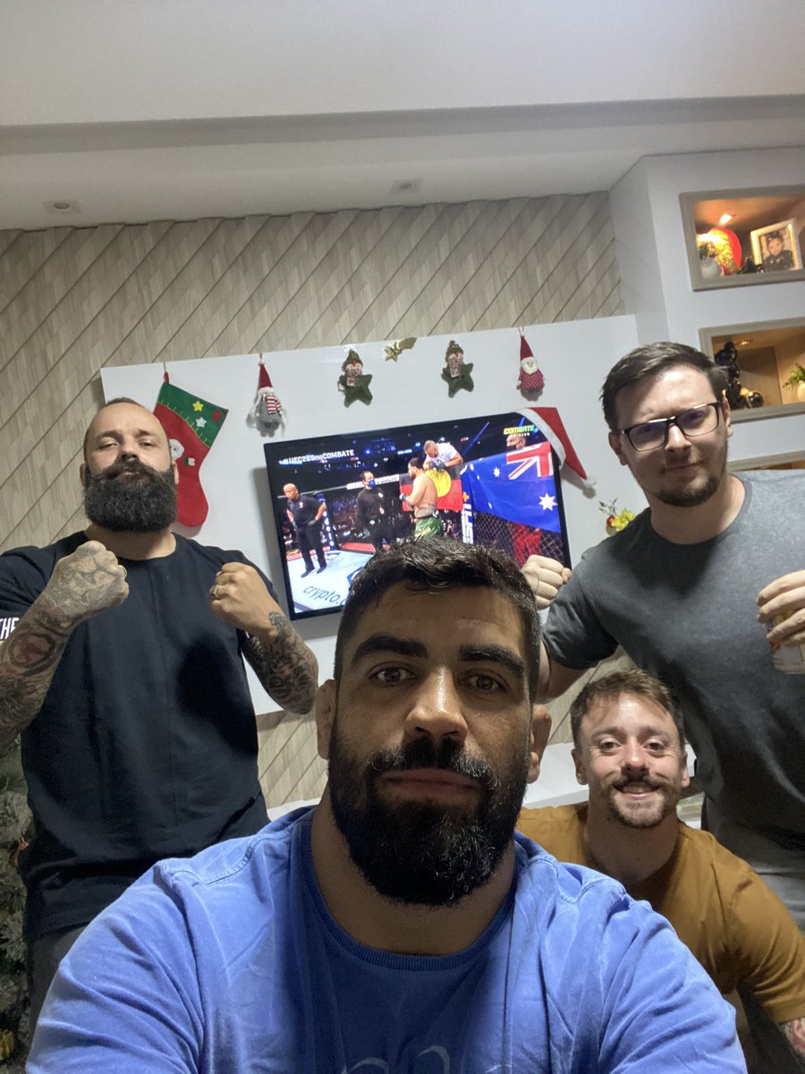 ElizeuCapoeira's tweet photo. Ligados no #UFC269noCombate  pra cima esquadrão brasileiro 🔥🇧🇷 https://t.co/xzos2HcONp