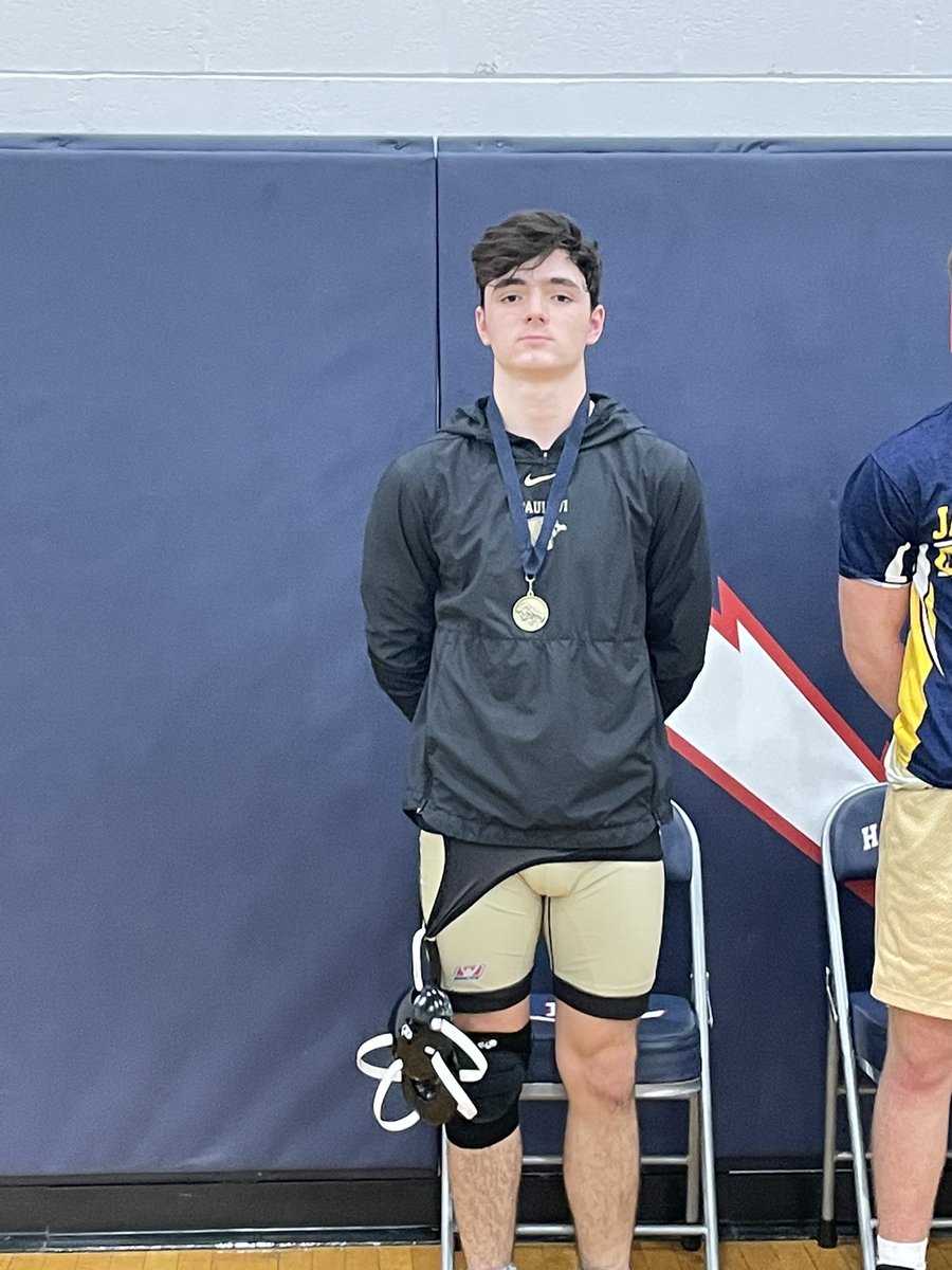 Leischnerkl9's tweet photo. Today he topped the podium as the 152 champion!  Won all his matches by pin.  @BradyLeischner @pviwrestling @PVI_Lacrosse #wrestler #dualsportathlete #LSM @MADLAX1 https://t.co/QitCl3NdEg