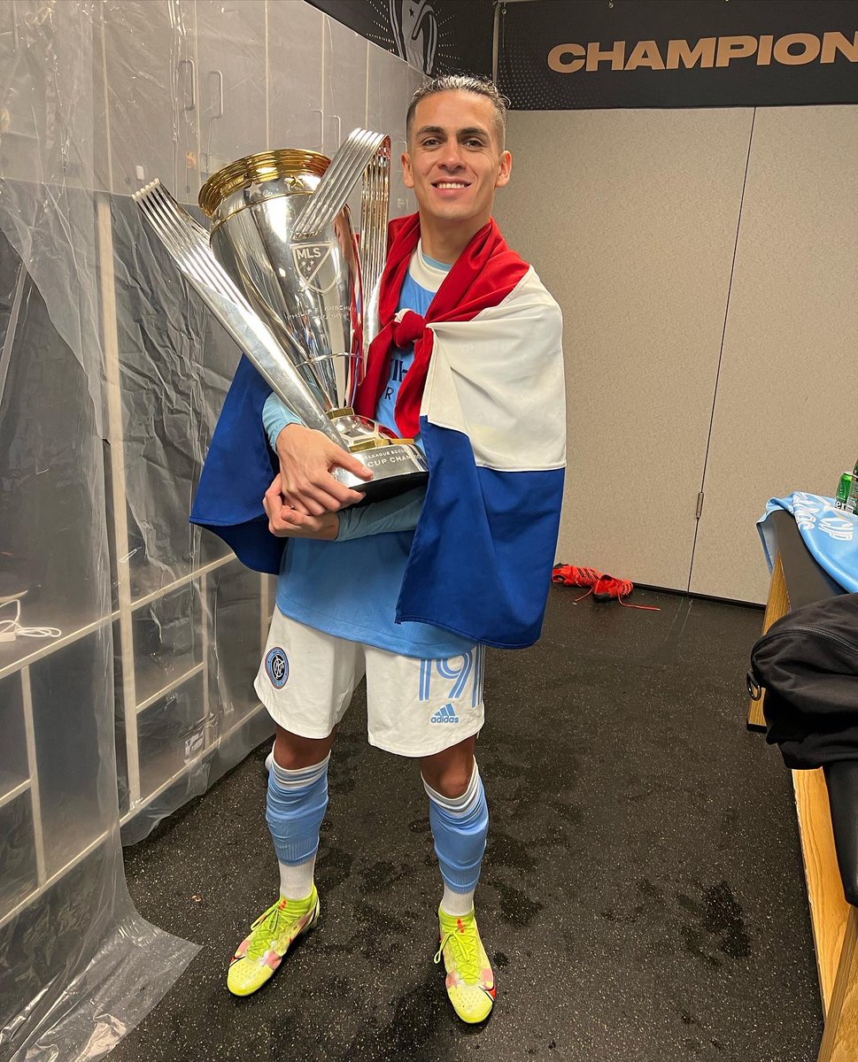 BING BOOONG…. <a href="/MLS/">Major League Soccer</a>  IS BLUE 🤍💙 NYC IS BLUE @NYCFC 🏆🏆🗽🗽🗽 WE ARE THE CHAMPIONS