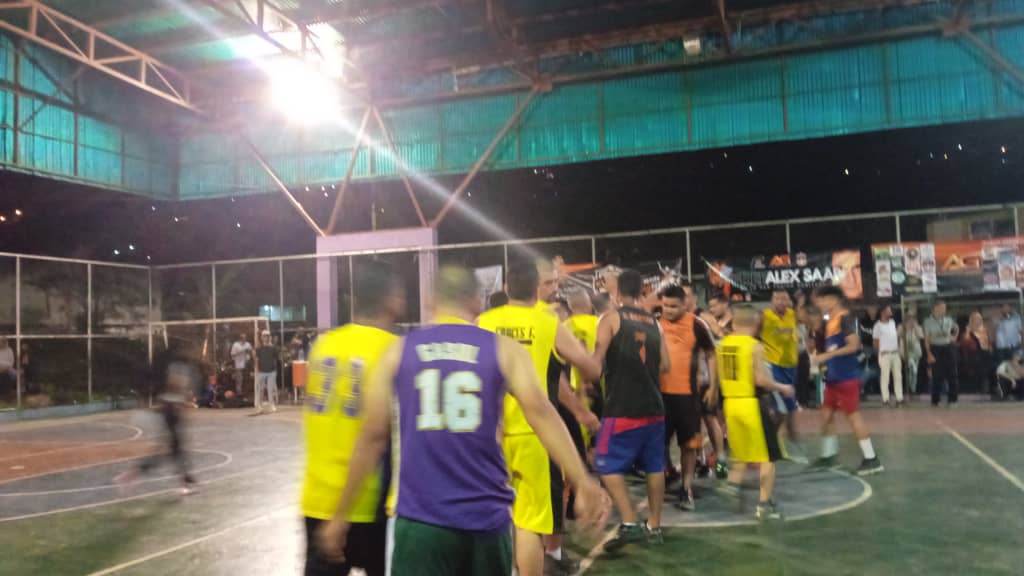 MarcaDeportAG's tweet photo. Para concluir una Jornada Deportiva Exitosa #10Dic || 📢
Multi Torneos Copa🏆 #FreeAlexSaab Disciplina Baloncesto #GranFinal Las Mercedes (Valera) Vs Caciques (Trujillo)
Proclamándose Campeón Las Mercedes...! Felicidades a todos los atletas
#SeguimosTrabajando
@carloscontigo https://t.co/v1aq4Mffck