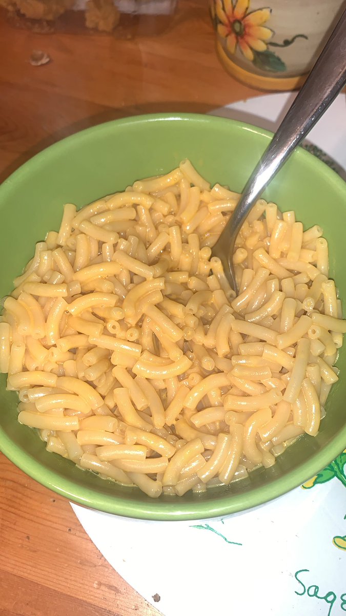computer_screen's tweet image. I put my whole pussy into this mac and cheese #BOMBAF