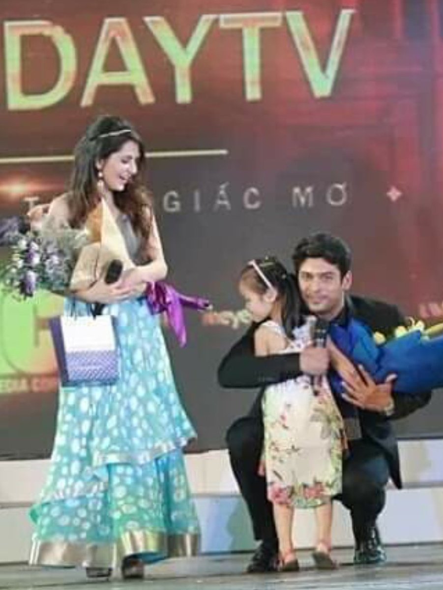 SirfRoop's tweet photo. Happy Heavenly Birthday Sidharth #happybirthdaysidharthshukla https://t.co/iQxOflUJYI