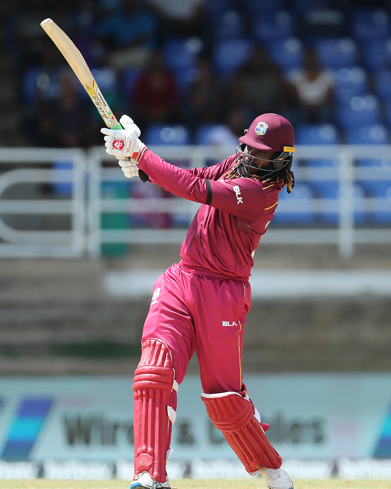 18 ꜱɪxᴇꜱ ɪɴ ᴀɴ ɪɴɴɪɴɢꜱ! 🤯

#OnThisDay in 2017 <a href="/henrygayle/">Chris Gayle</a> broke his own record of smashing the most 6⃣s in a T20 match.

👍/👎 - We will see the #UniverseBoss clearing the boundary ropes yet again in the #VIVOIPL?