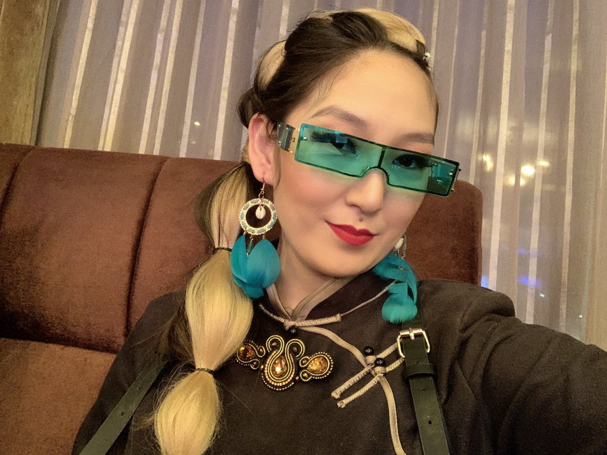 Deeltei jinejildsii hehe