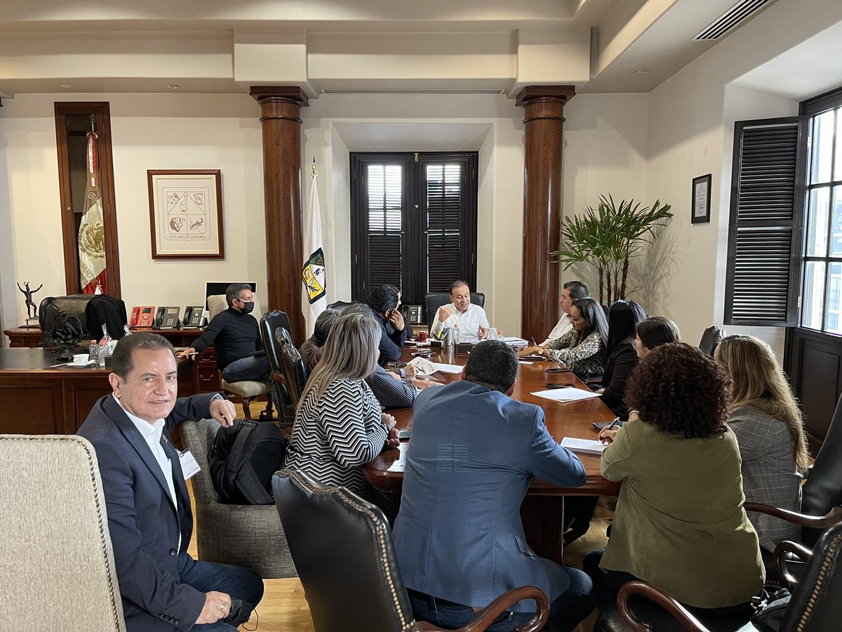 tuchy's tweet photo. Importantes reuniones, contraloría por la mañana y luego #AguaParaSonora con el Sr. Gobernador @AlfonsoDurazo, diputados @D_Ana_Bernal, @RubenGMA, promoviendo excelentes proyectos para mejorar el suministro de agua y el pago justo. Por lo pronto #AguaPrieta destaca en avances. https://t.co/0t16QkrEcR