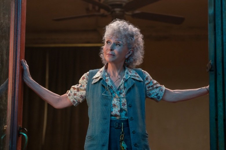 I wanna look that good at 90. Happy birthday Rita Moreno. 