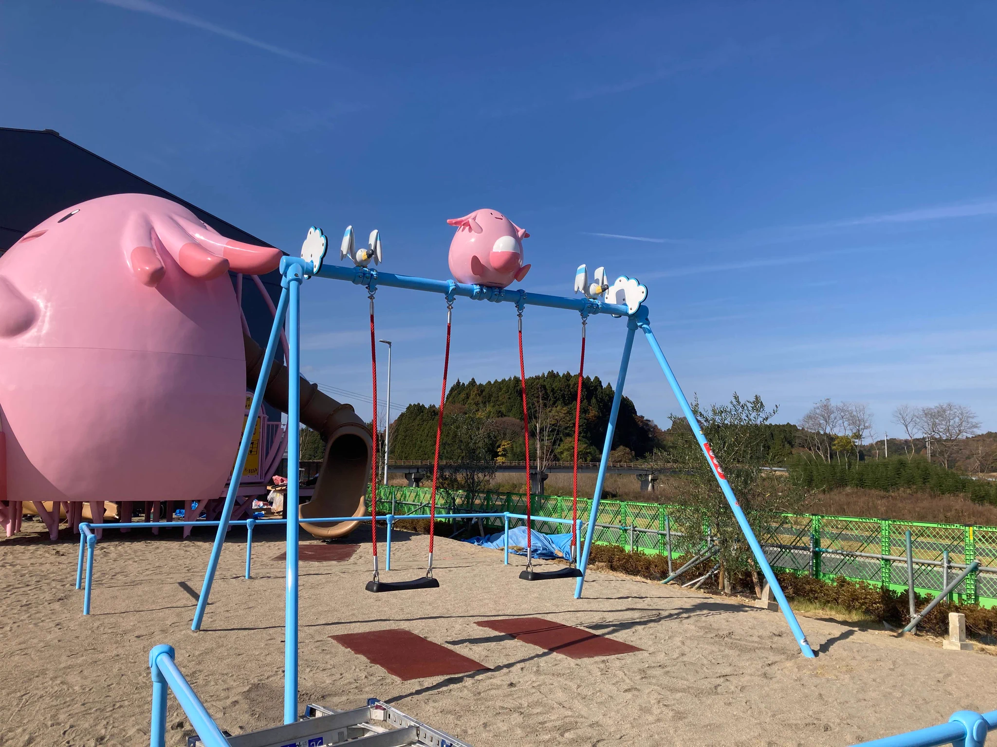 福島県浪江町の「ラッキー公園」がオープン！ピンク色のポケモンたちが大集合！