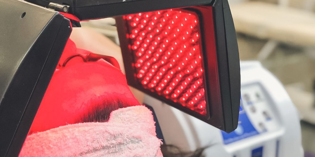 PMTSDallas's tweet photo. @ mss_kimmie (IG) just practicing some electrical modalities during a facial! 🔌🧖‍♀️

Our Esthetics Program 👉 https://t.co/7hLol5AdTb https://t.co/fHZBQHLNyo