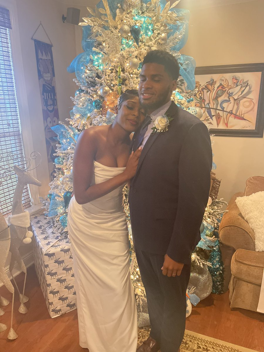 So I did a thing 😭💍 #lovinonlewis