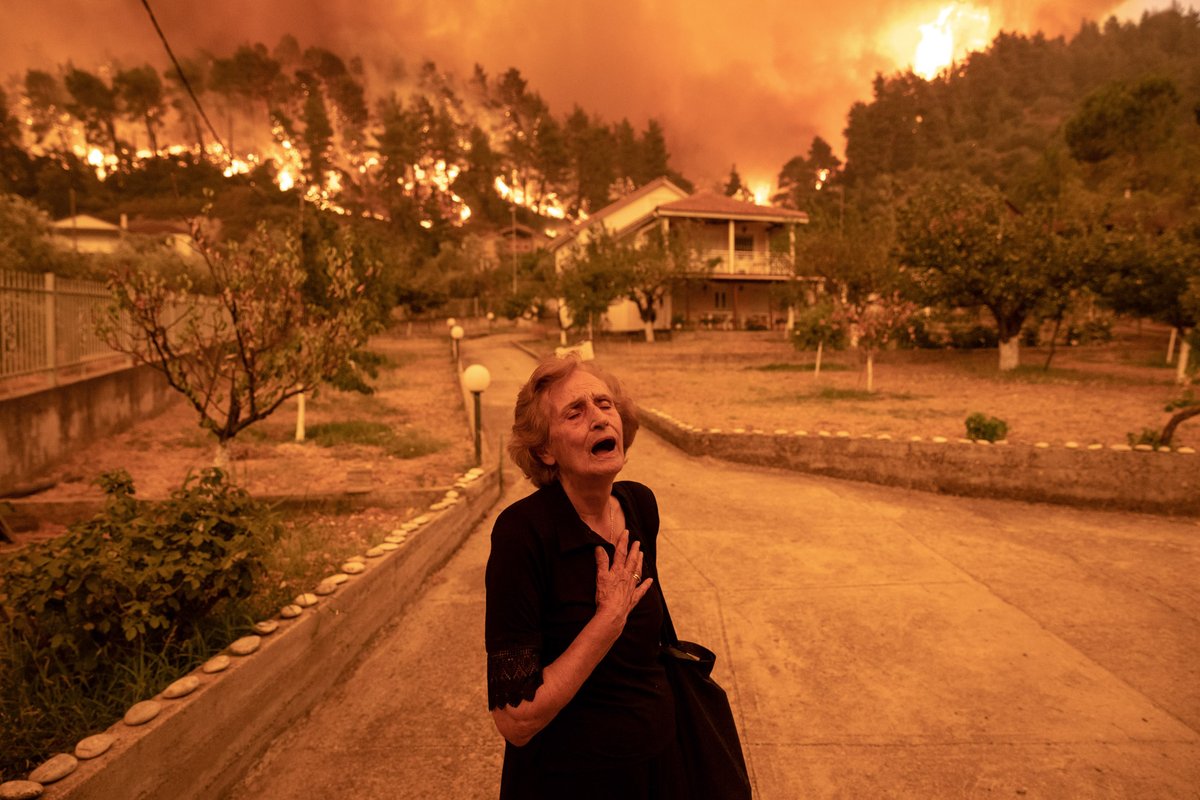 business's tweet photo. Covid. The recovery. Crypto. Culture wars. Climate change. 

These are the images that defined 2021 https://t.co/P8lQ6pXQLE https://t.co/Cqvmk8Hzx8