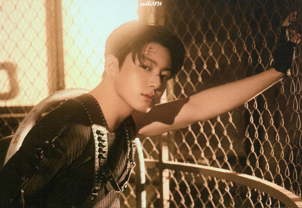 rockstarJKK's tweet photo. JUNGKOOK……. https://t.co/MkzHJl2tHH