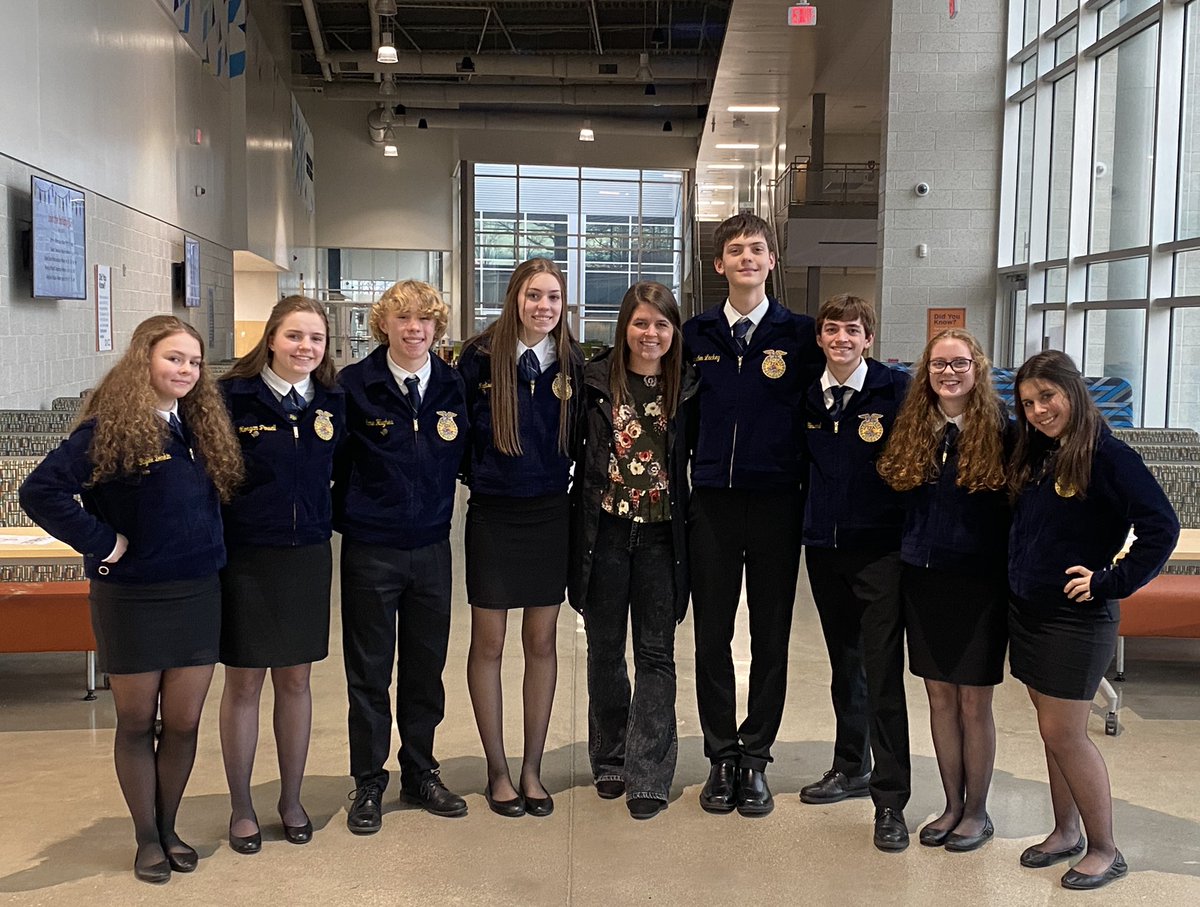 4TH IN THE STATE❗️

The Novice Parli Pro Team competed at State, won their preliminary room, &amp; advanced to the State Finals where they placed 4TH OVERALL!

To get here, this team won County, won Sub-Districts, were District Runner-Ups, &amp; had the 2nd highest test score in Ohio!