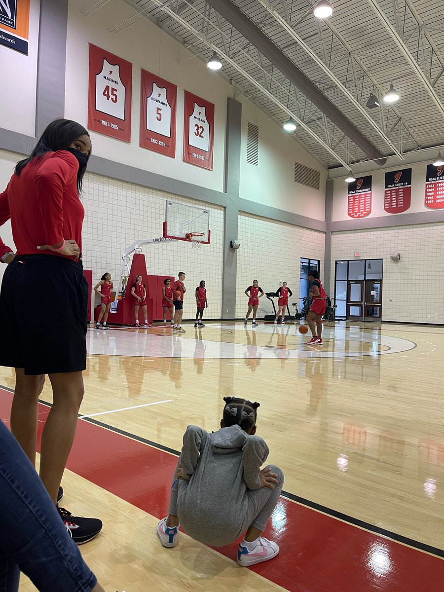 Joni Taylor tweet media