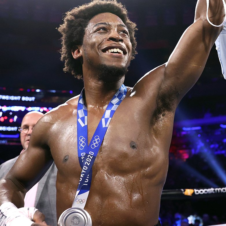 boxing_social's tweet photo. 🇺🇸 @KeyshawnDavis8 marks his @trboxing debut with a picture-perfect body shot to finish 2021 with a TKO win on the #LomaCommey bill. 🖼️
📈 How far can the young prodigy go?
📸 @trboxing
#Boxing #DavisSanchez https://t.co/aDHbOl4sMj