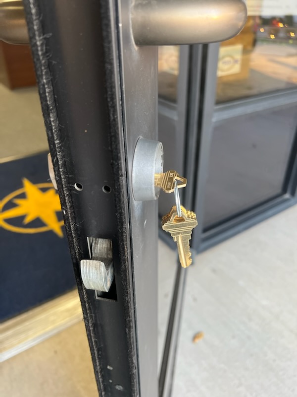 BestLocksmithTX's tweet photo. Moving to a new house / suite with no hassle, Best locksmith got you covered!
We have special promotions for rekey and lock change service for the holiday seasons! Call us today for more information, Happy Holidays! https://t.co/J5JQ7B826W