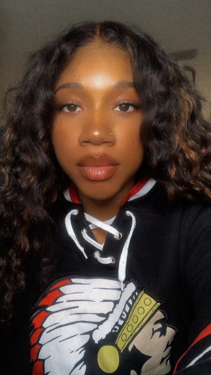 AyeThatsMeechie's tweet image. You fumbled the Bag … I’m the Bag. 🌹💰 #datpart💯