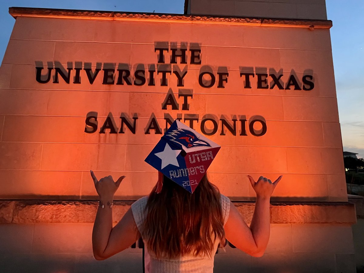 walerie_valerie's tweet image. Now and forever, I am a roadrunner 🧡💙 #UTSAGrad21