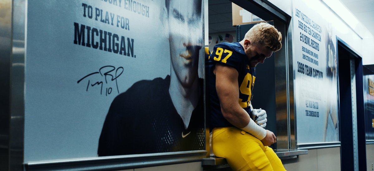 So proud of this Dude🙌  <a href="/aidanhutch97/">Aidan Hutchinson</a> Thank you for a special season and lets go out kicking some ass.